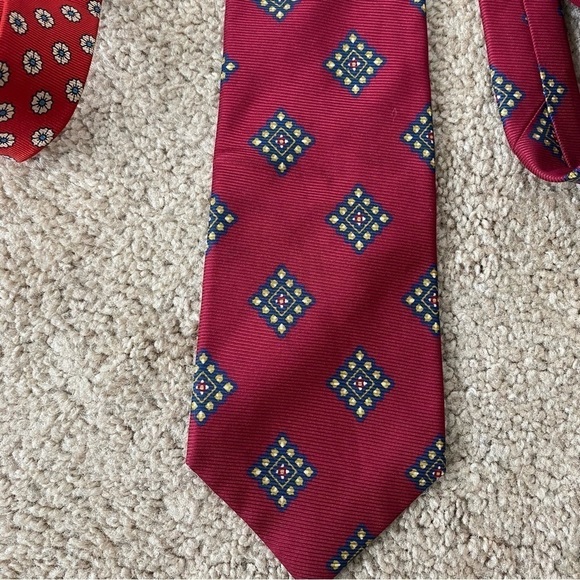 Burberry | Bundle of Men's Three Ties Patterned 100% Silk - Picture 3 of 16